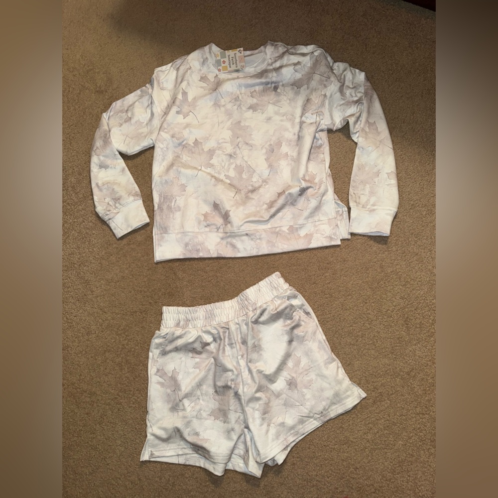 Beige Camo Print Pullover Top and Elastic Waist Casual Short Set